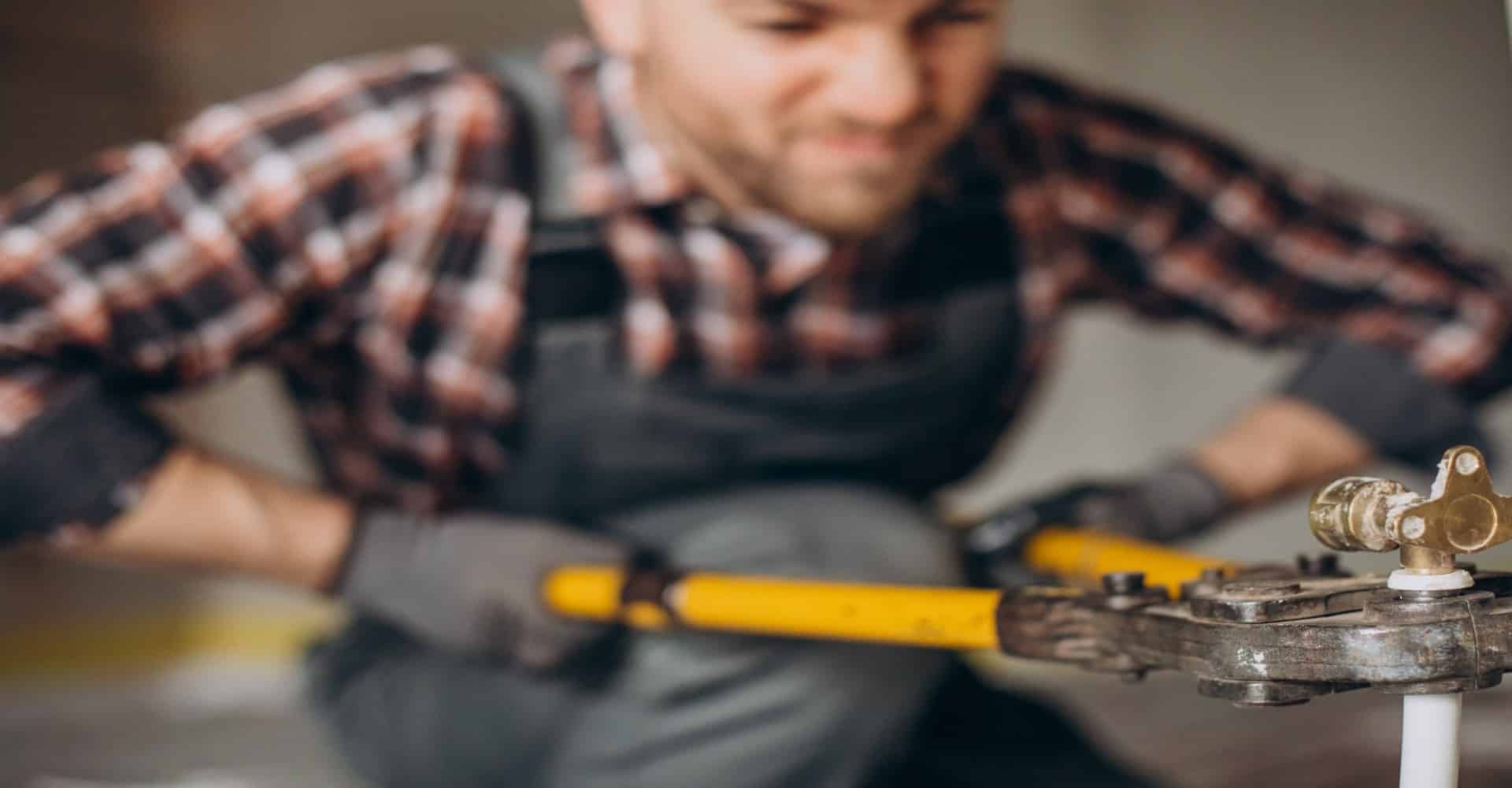 How to Tighten Plumbing Fittings?