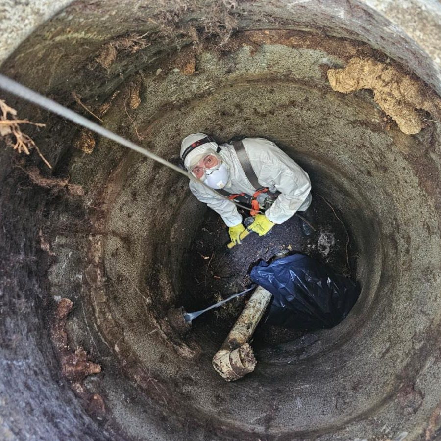 Tony 74 clearing manhole-1 Tony 74 clearing manhole-1